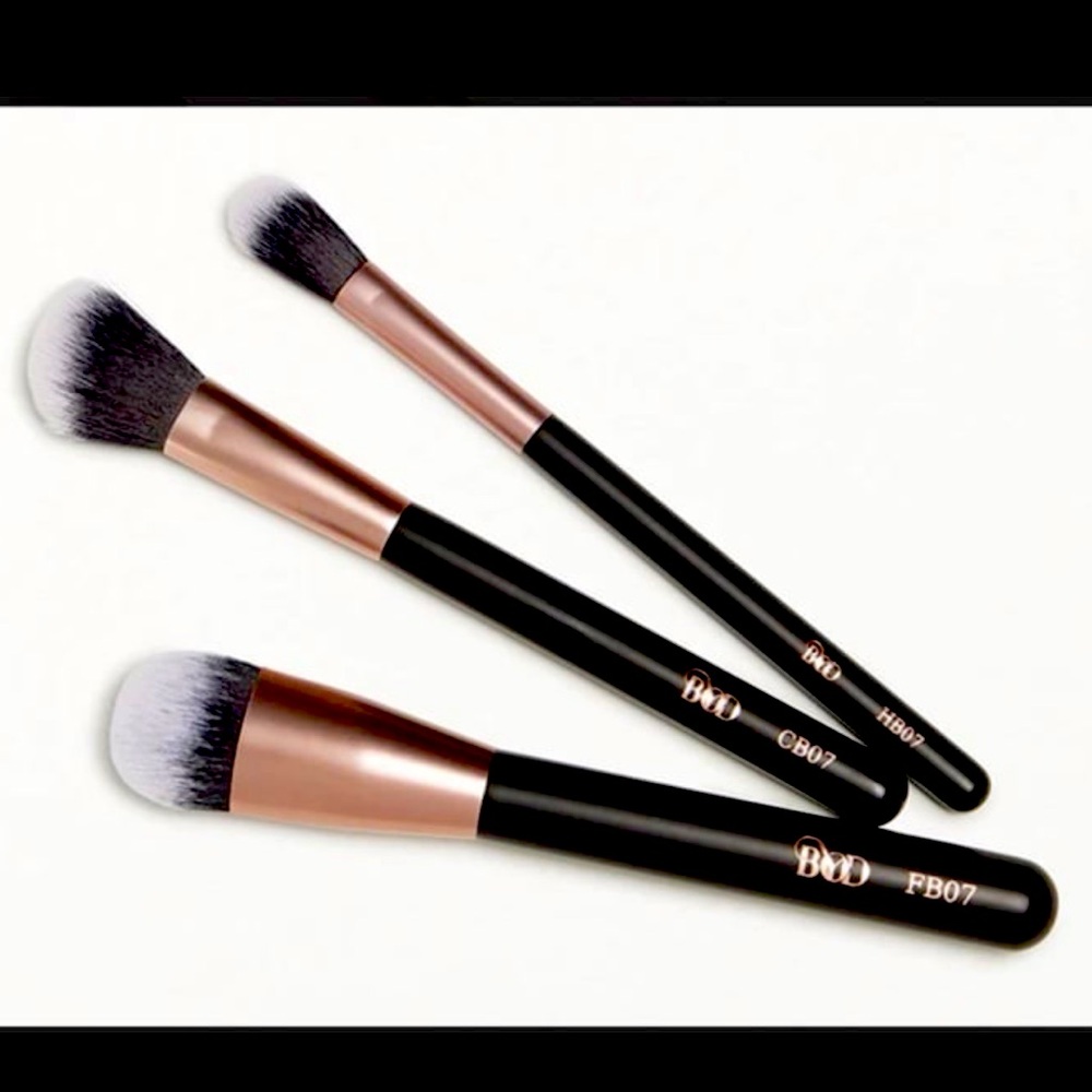 Be Your Own Desire Face Brush Set